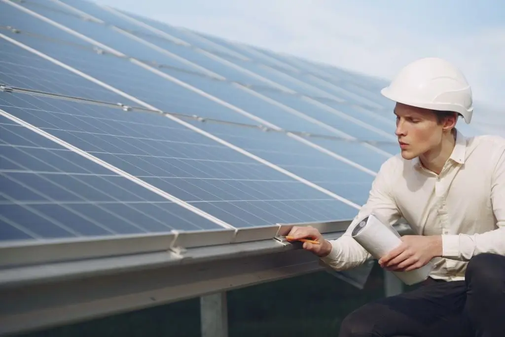 How Much Roof Space Do You Need for a 5kW or 10kW Solar System?