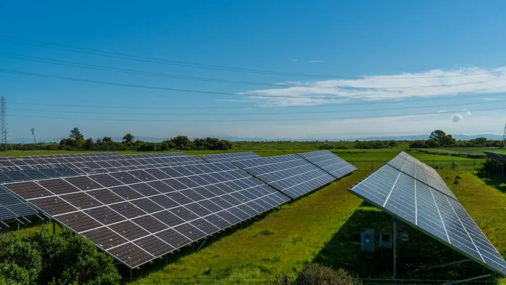 Solar for Schools, Mosques and Madrassas: A Practical Guide