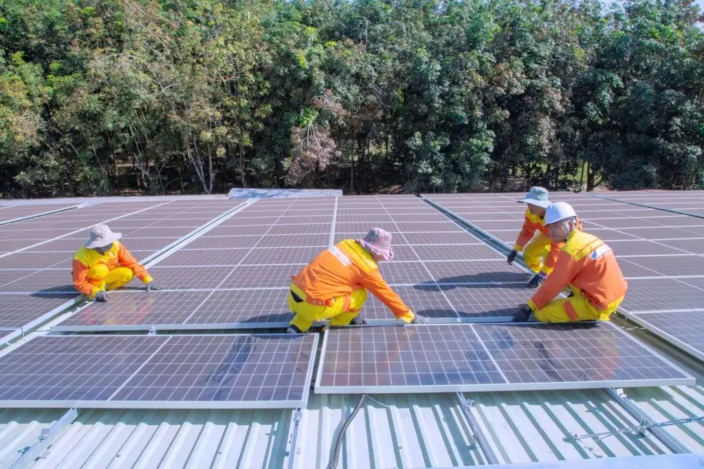 What Is MPPT, and Why Does Your Solar Inverter Need It?
